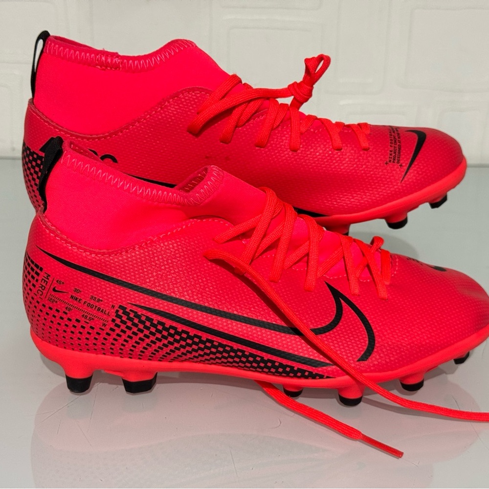 Nike Bright Red Soccer Cleats Youth 2Y